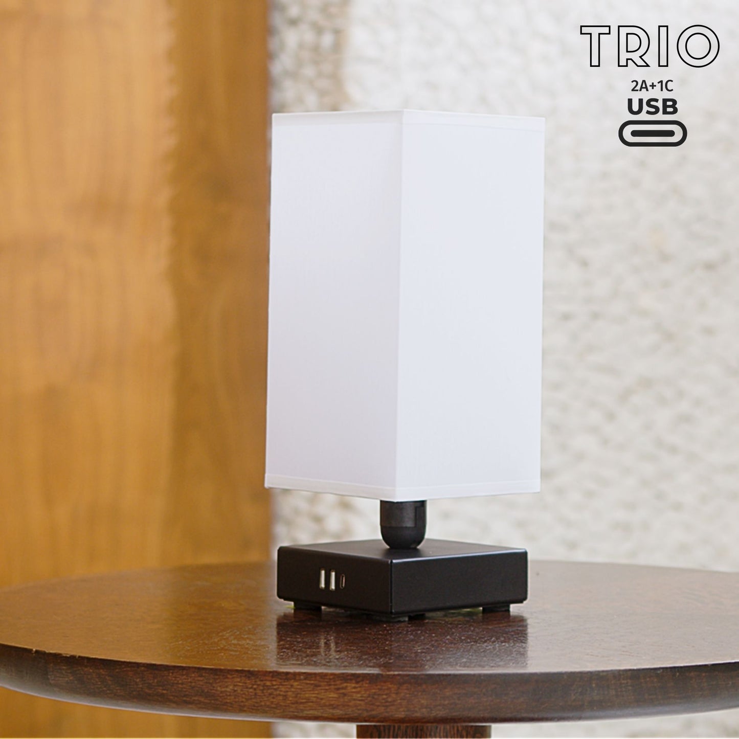 Abajur TRIO USB | 3 portas rápidas | 2A + 1 tipo C | Tomada incluída
